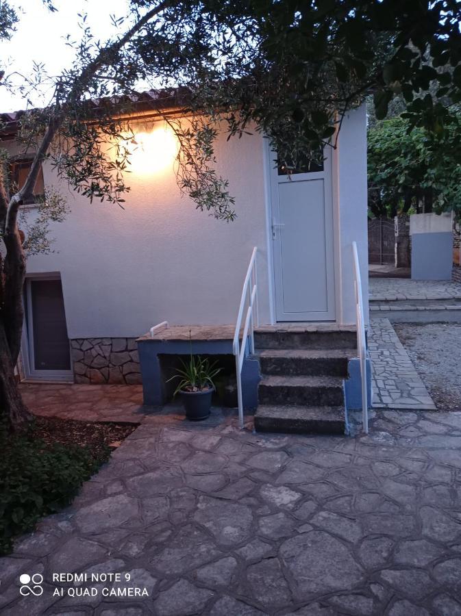 Studio Apartman Premantura Exterior foto